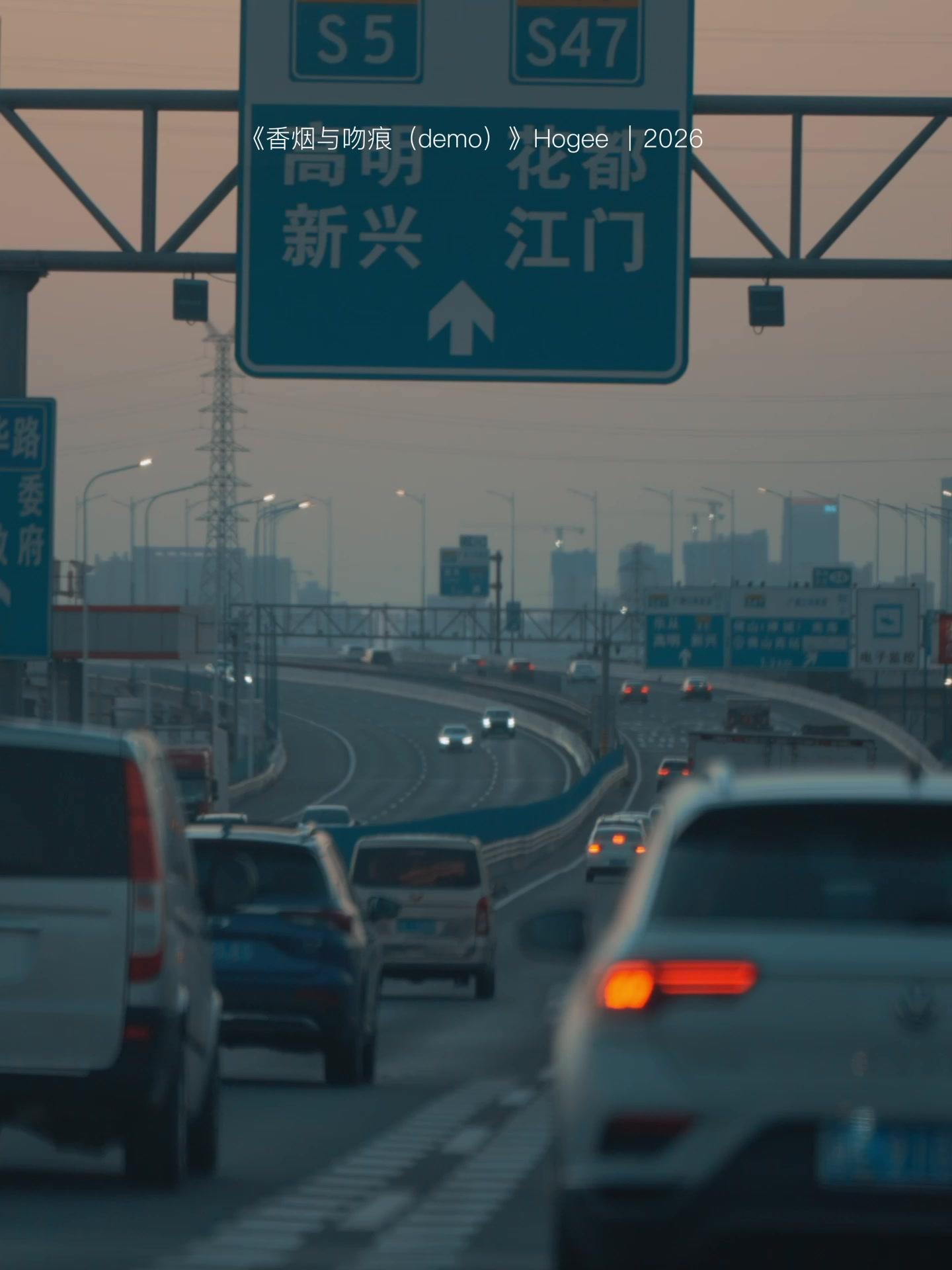 配图