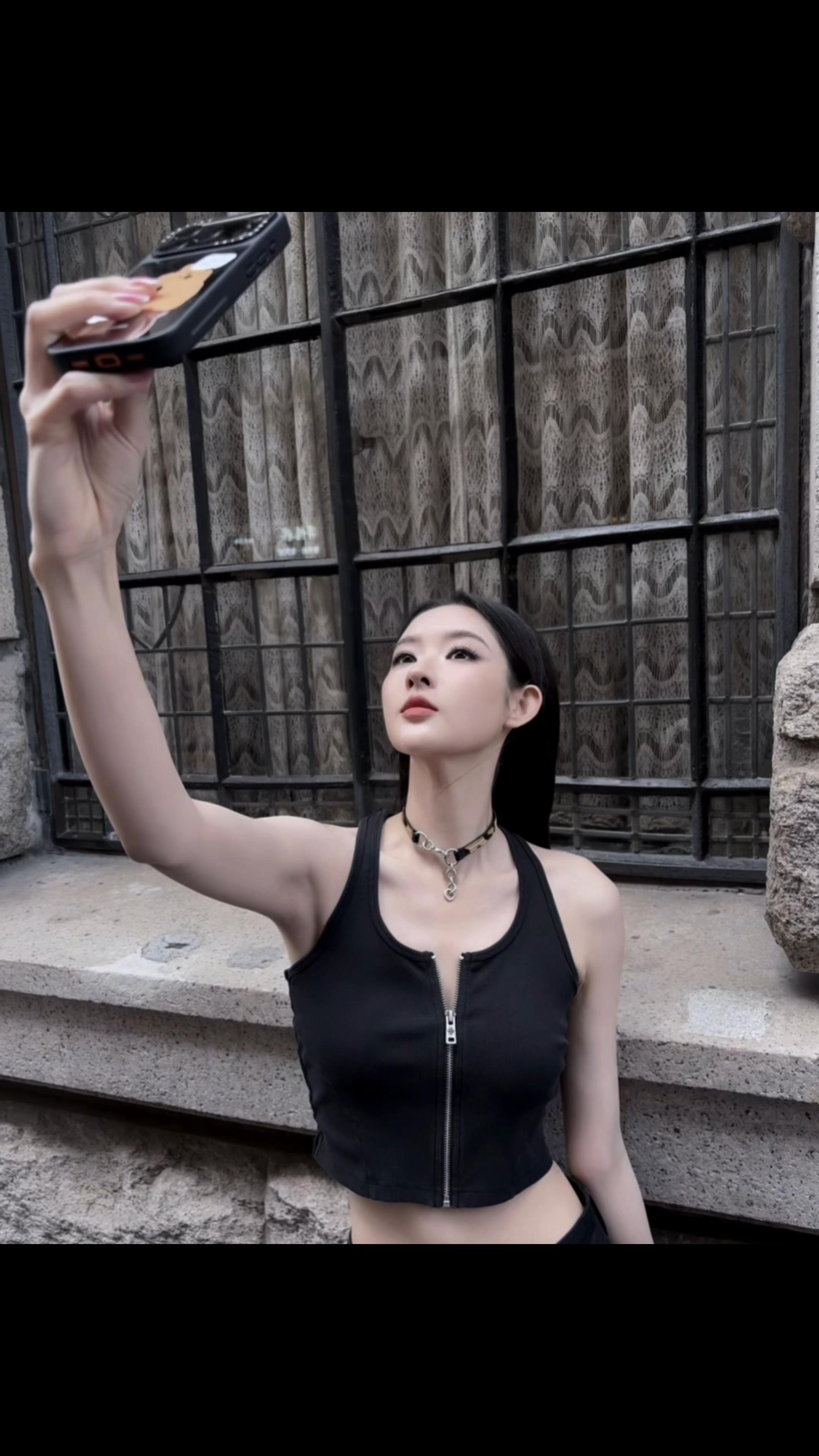 配图
