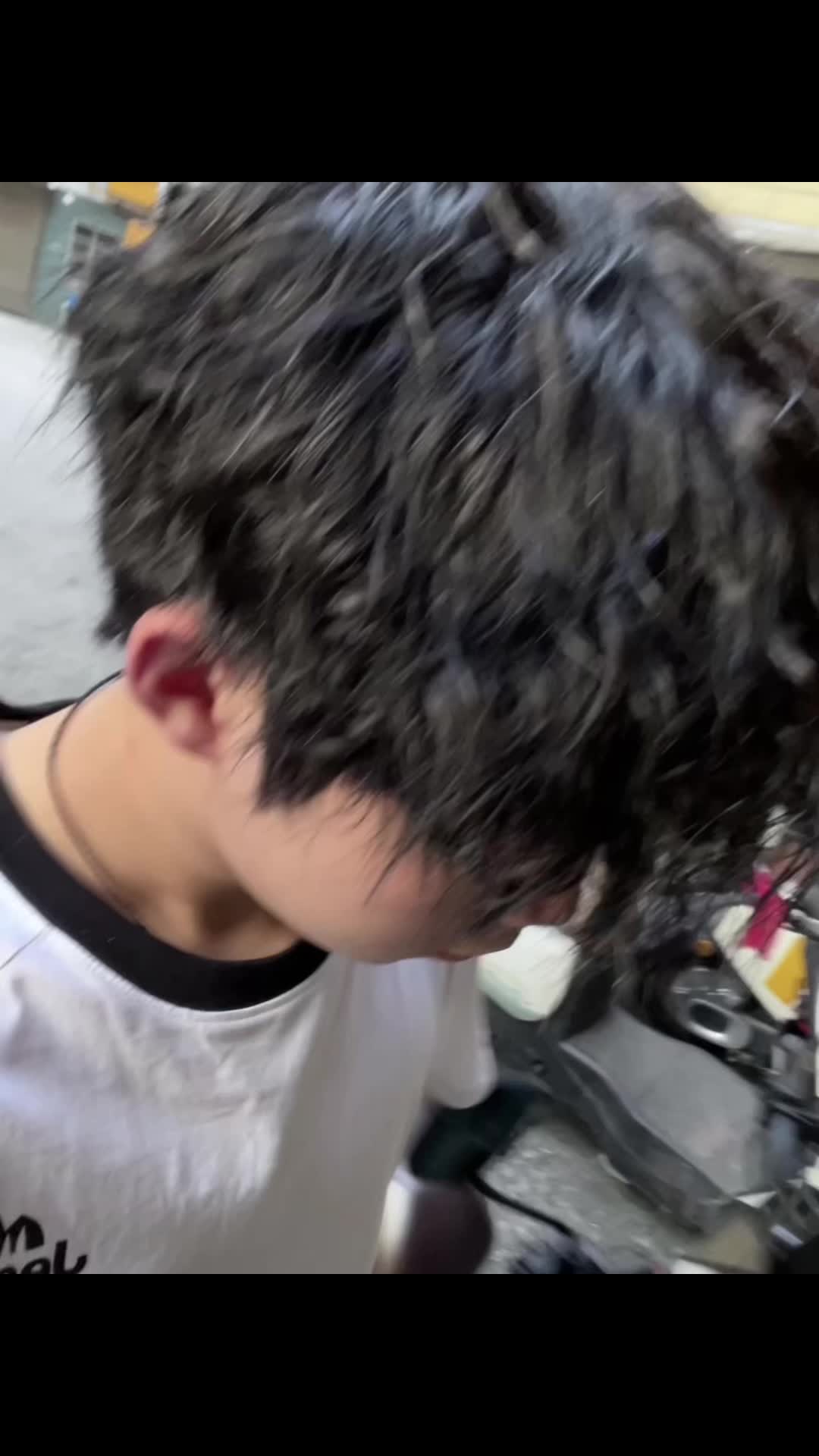 配图
