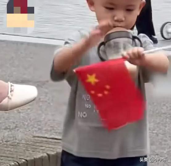 配图
