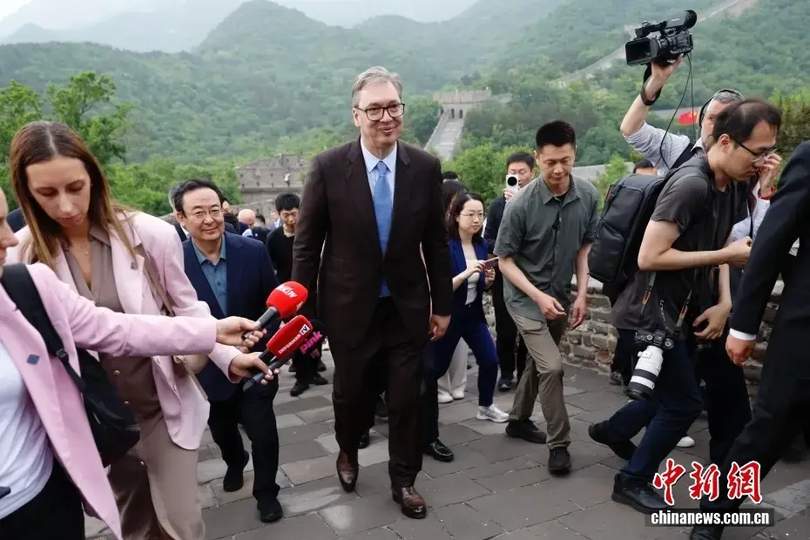 配图