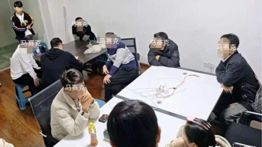 配图