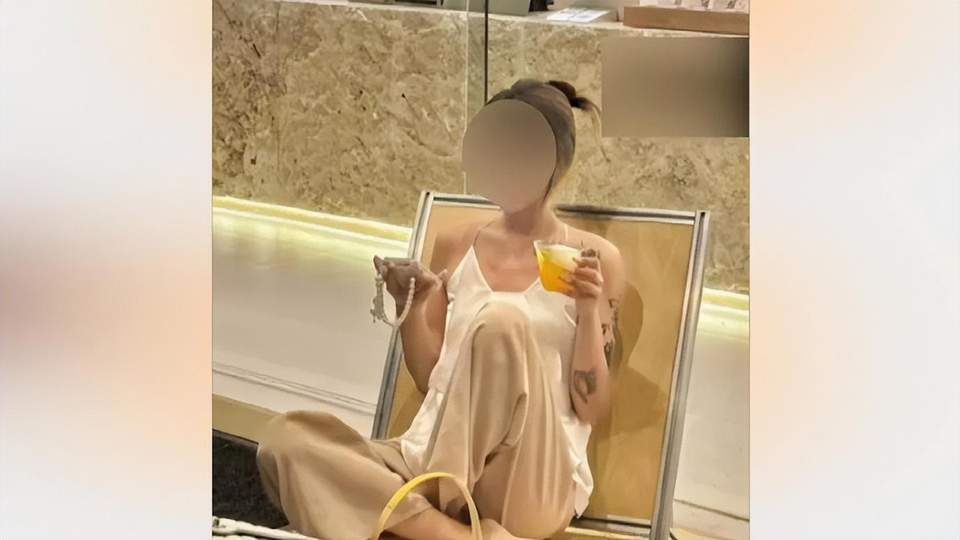 配图