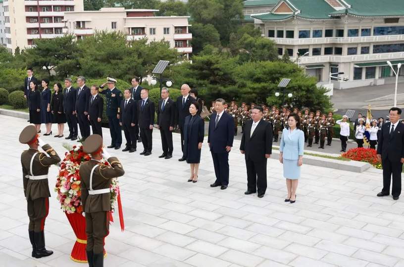 配图