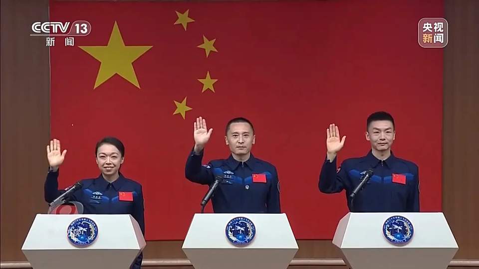 配图