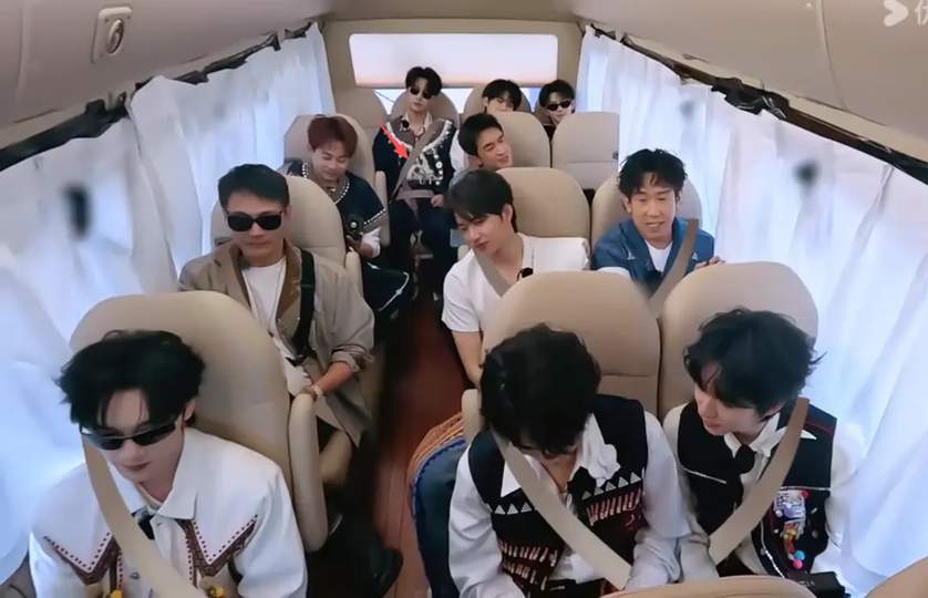 配图