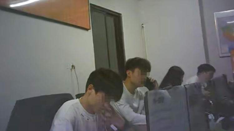 配图