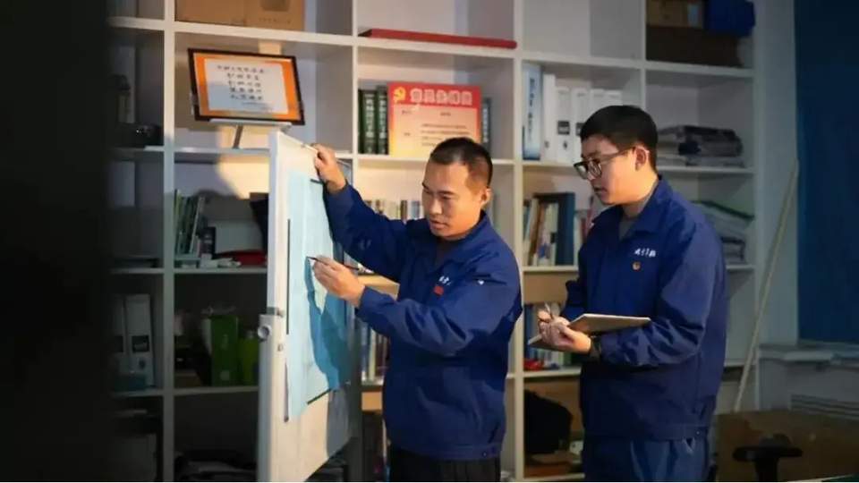 配图