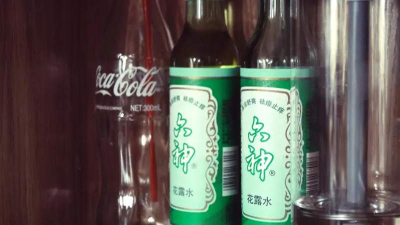 配图