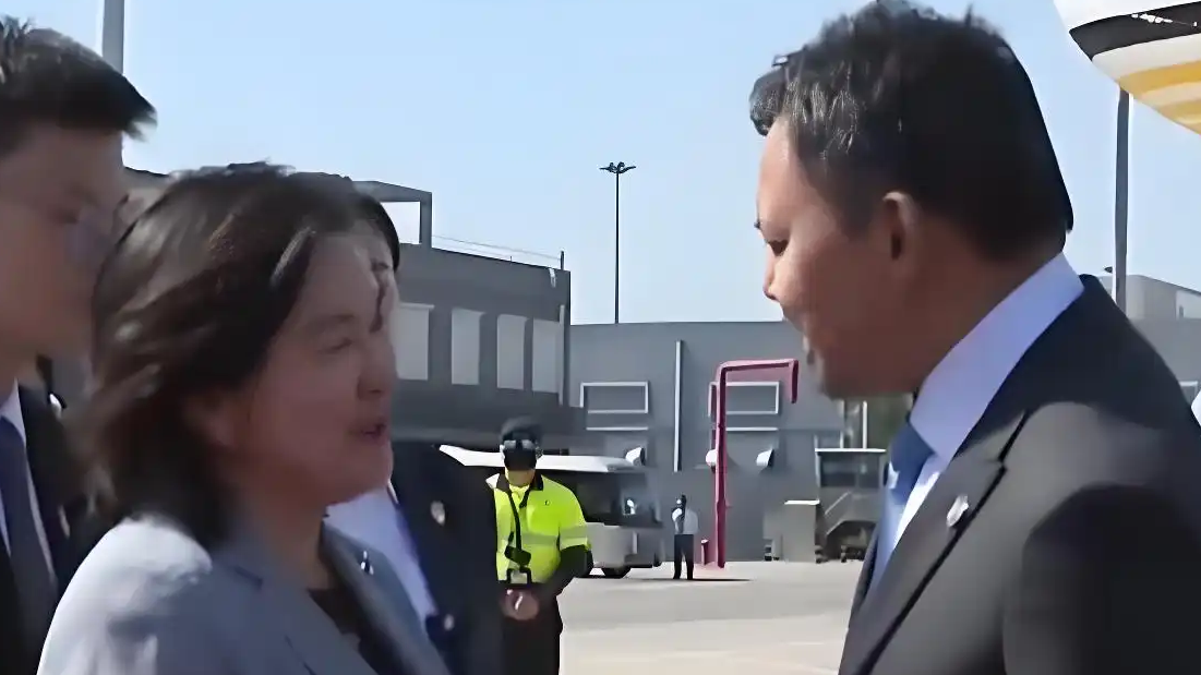 配图