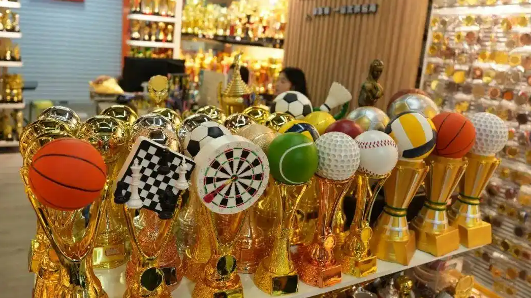 配图