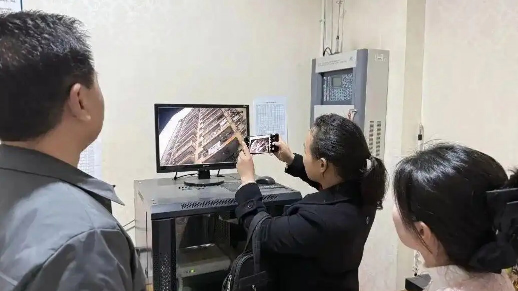 配图