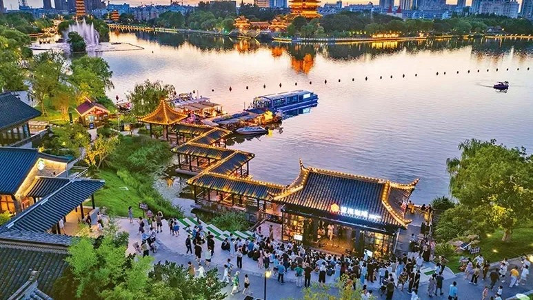 配图