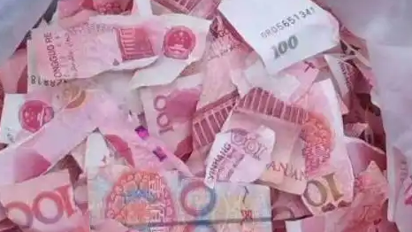 配图