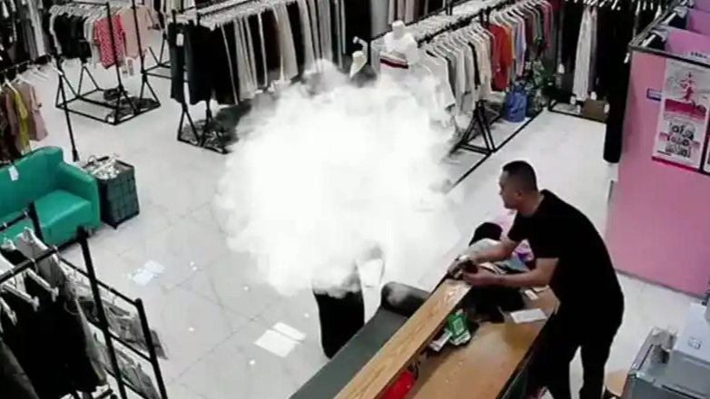 配图