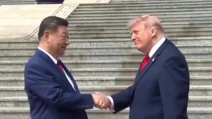 配图