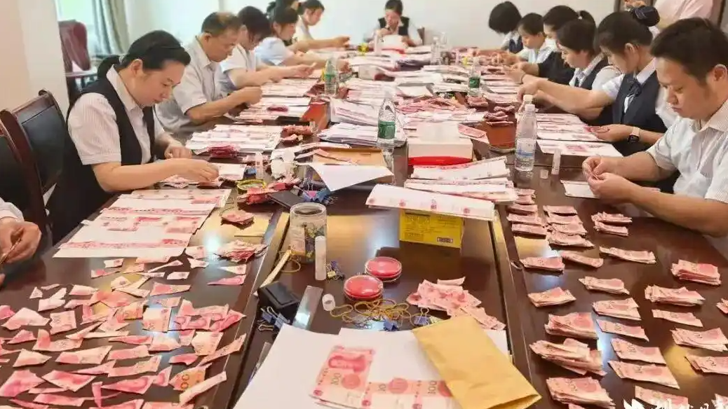 配图