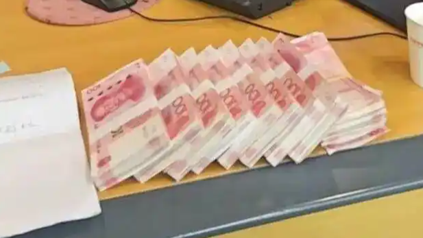 配图