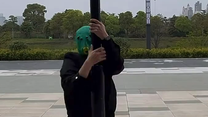配图