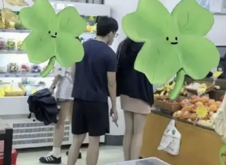 配图